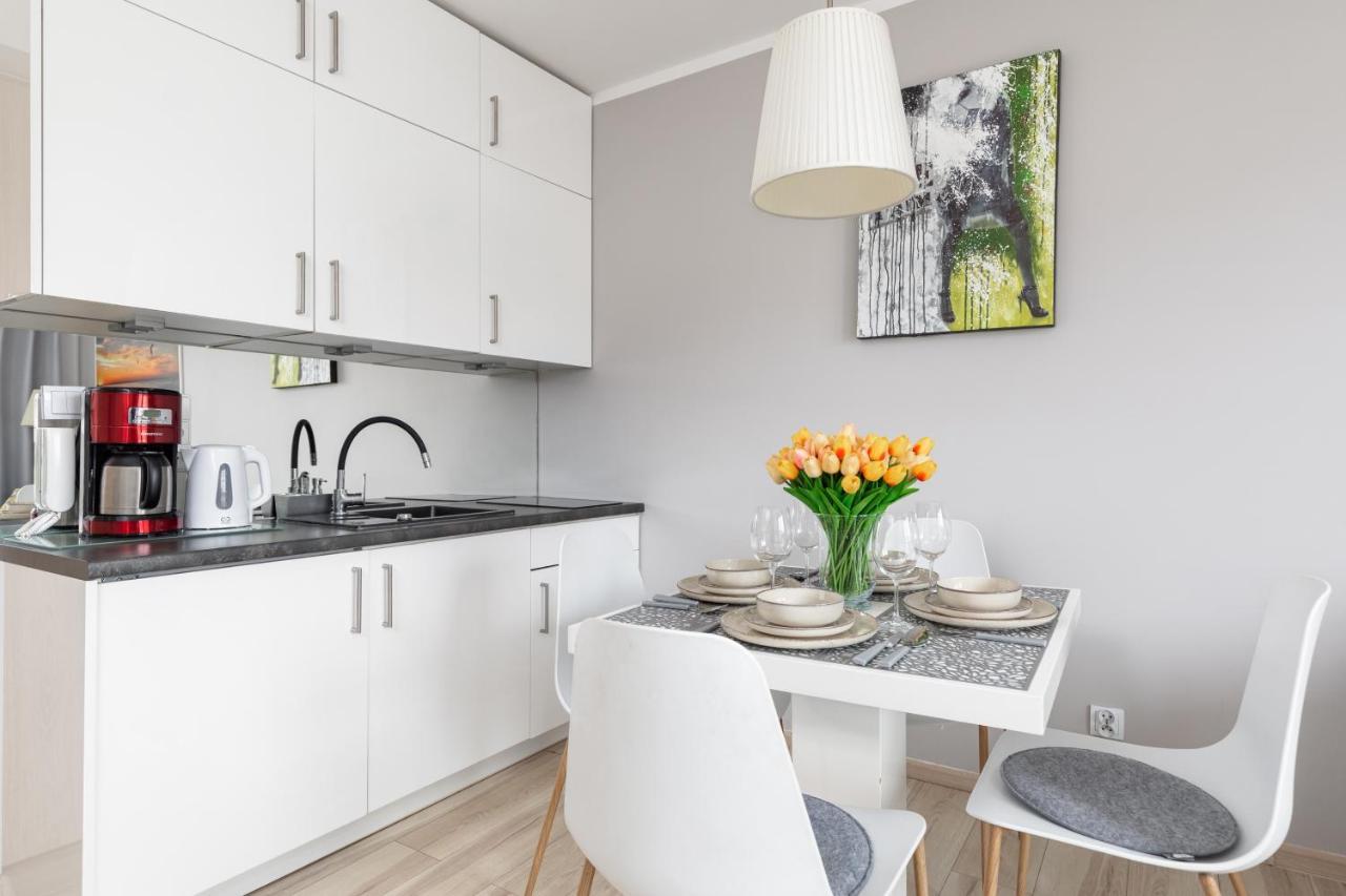 Wind Rose Quarter Apartments By Noclegi Renters ชวีโนวิชแจ ภายนอก รูปภาพ