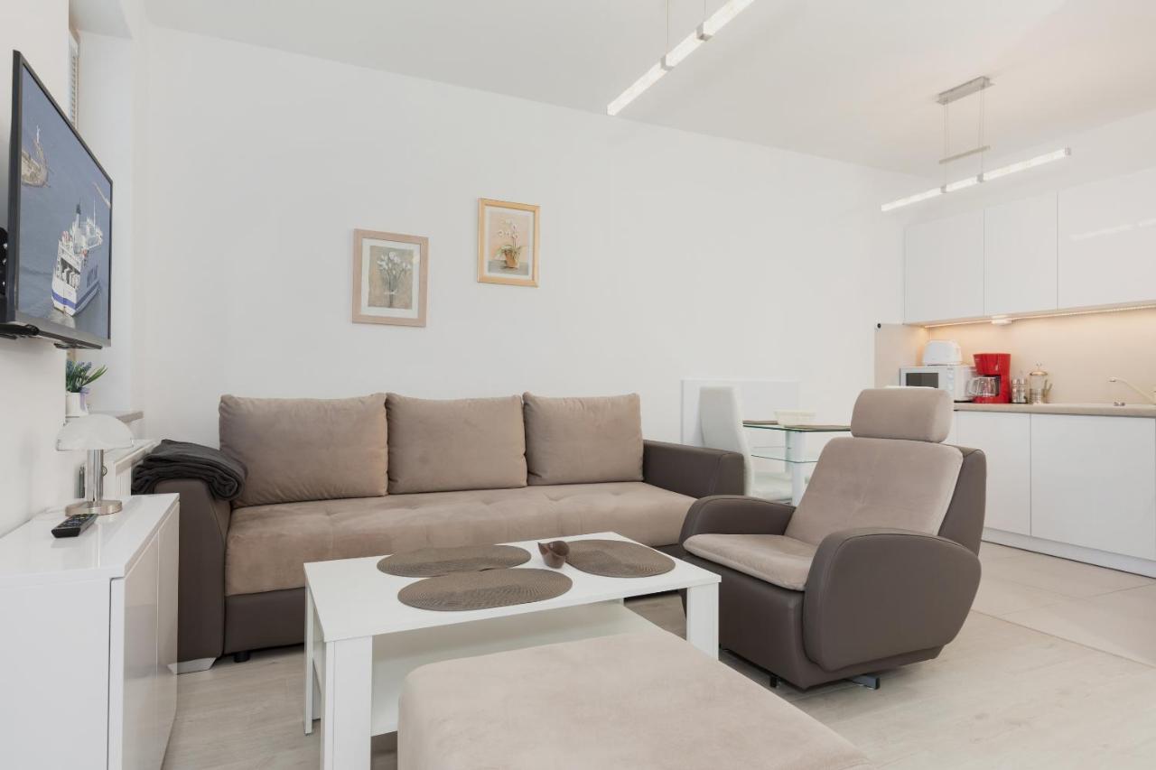 Wind Rose Quarter Apartments By Noclegi Renters ชวีโนวิชแจ ภายนอก รูปภาพ