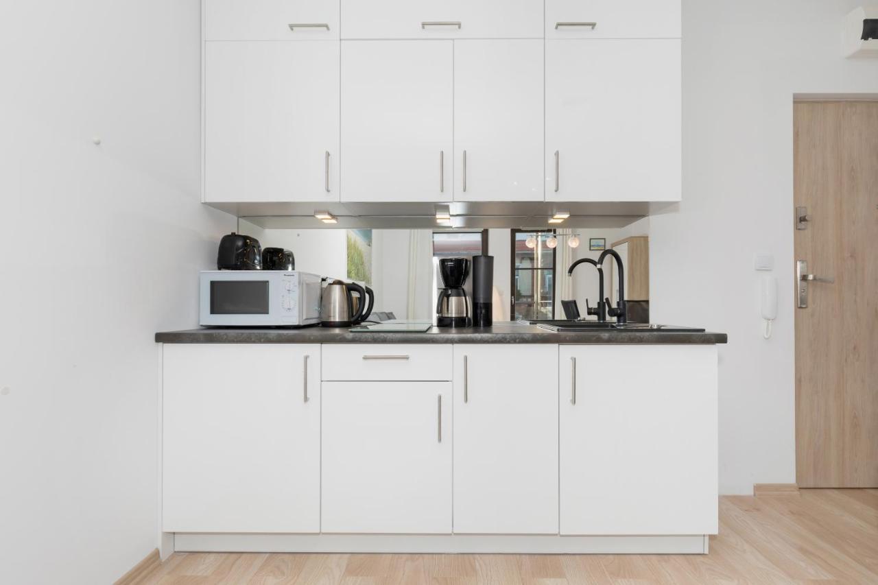 Wind Rose Quarter Apartments By Noclegi Renters ชวีโนวิชแจ ภายนอก รูปภาพ