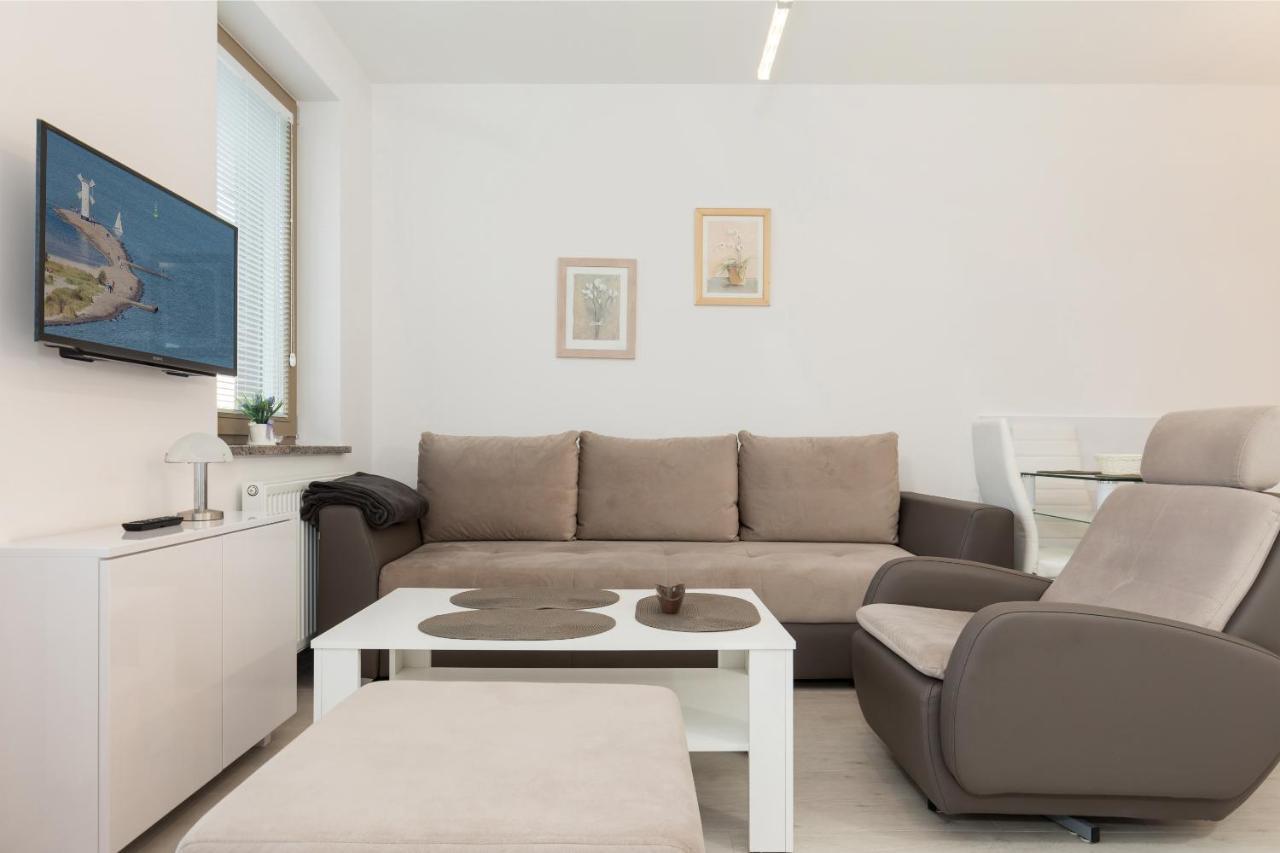 Wind Rose Quarter Apartments By Noclegi Renters ชวีโนวิชแจ ภายนอก รูปภาพ